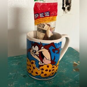 Vintage . Tasmanian Devil Cartoon Mug bonus Taz pez dispenser new!